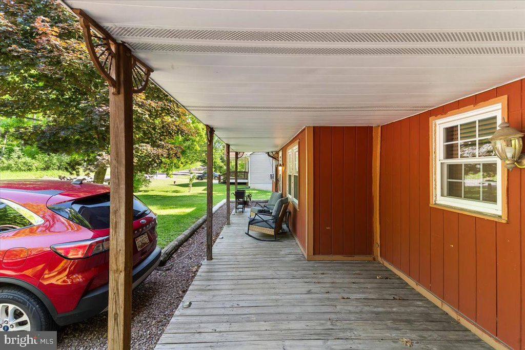 Image 7 of property listing at 4249 CHESTNUT RIDGE RD, Grantsville, MD 21536