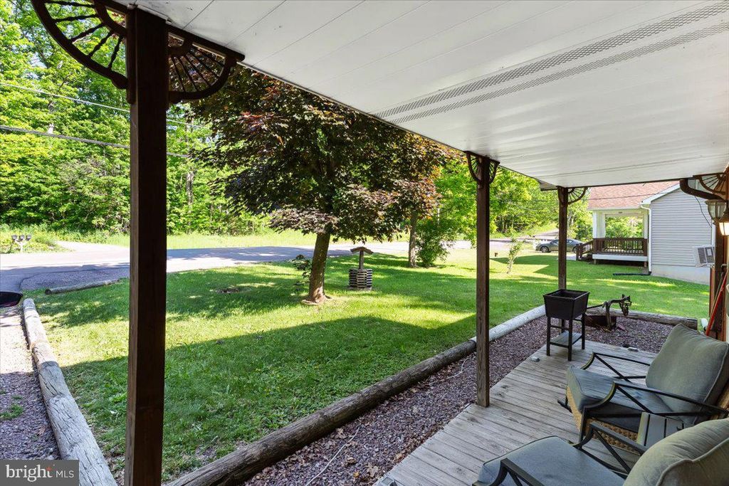 Image 8 of property listing at 4249 CHESTNUT RIDGE RD, Grantsville, MD 21536