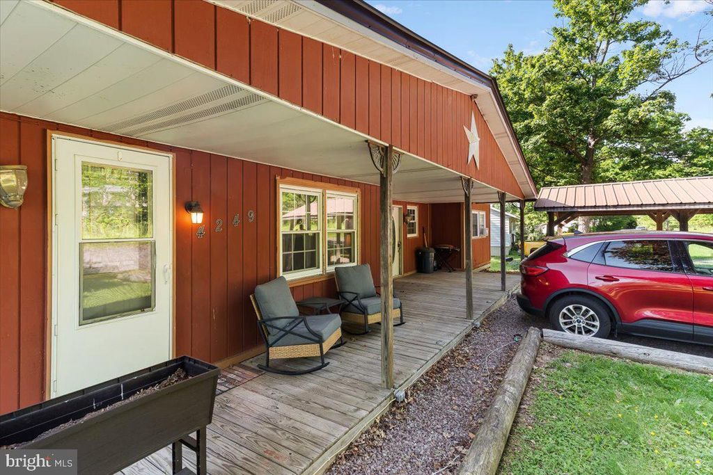 Image 9 of property listing at 4249 CHESTNUT RIDGE RD, Grantsville, MD 21536
