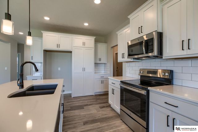 13061 S 42nd Avenue, Bellevue, NE 68123