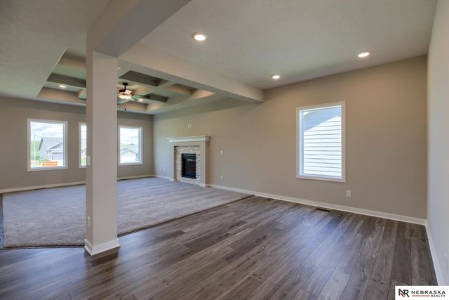 13061 S 42nd Avenue, Bellevue, NE 68123