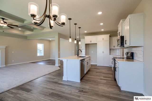 13061 S 42nd Avenue, Bellevue, NE 68123