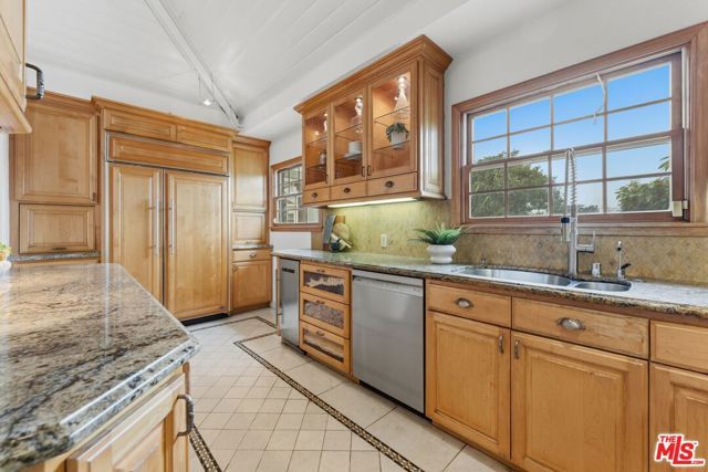 6304 W 79th Street, Los Angeles, CA 90045