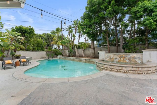 6304 W 79th Street, Los Angeles, CA 90045