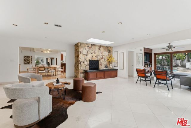 6304 W 79th Street, Los Angeles, CA 90045