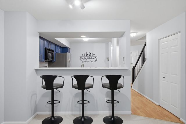 1939 Grove Avenue, Schaumburg, IL 60193