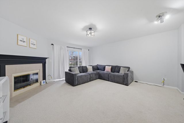 1939 Grove Avenue, Schaumburg, IL 60193