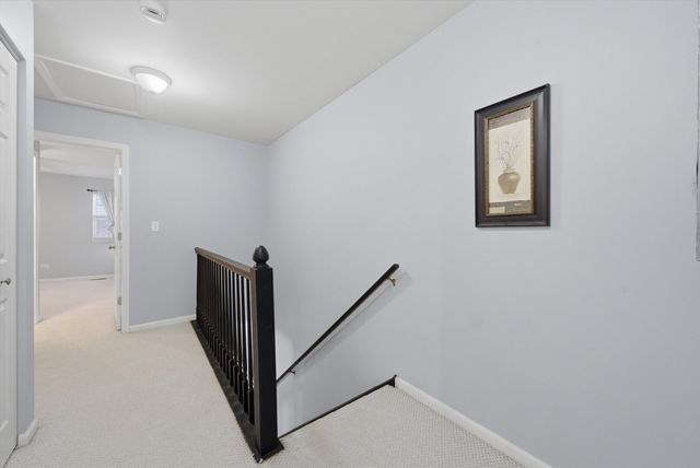 1939 Grove Avenue, Schaumburg, IL 60193