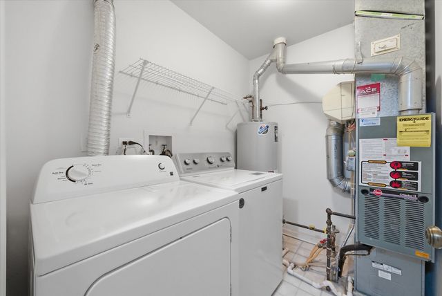 1939 Grove Avenue, Schaumburg, IL 60193