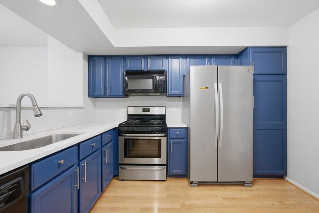 1939 Grove Avenue, Schaumburg, IL 60193