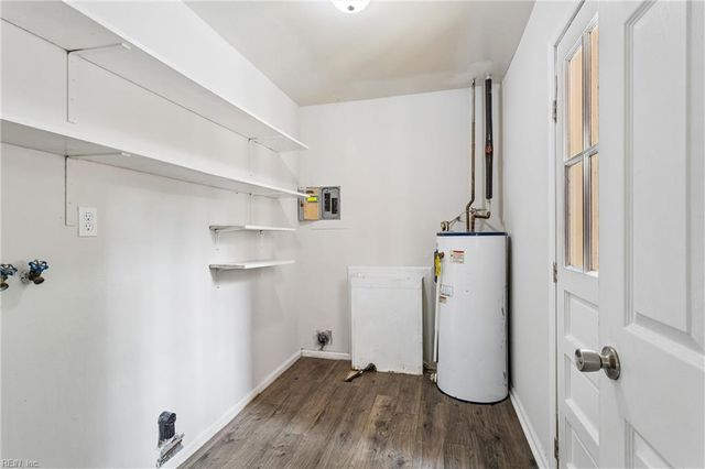 14569 Old Courthouse Way Unit B, Newport News, VA 23608