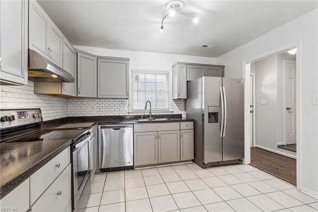 14569 Old Courthouse Way Unit B, Newport News, VA 23608