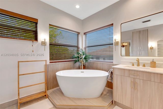 375 SW 16th St 1, Boca Raton, FL 33432