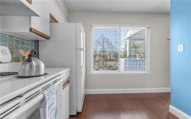 823 Seawinds LN, Virginia Beach, VA 23451