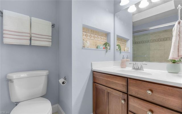 823 Seawinds LN, Virginia Beach, VA 23451