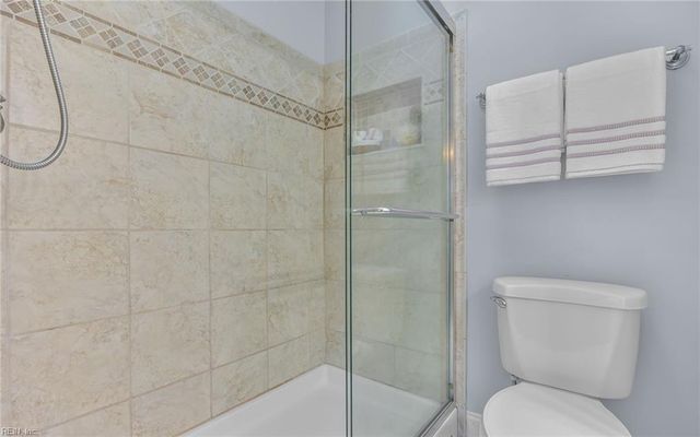 823 Seawinds LN, Virginia Beach, VA 23451