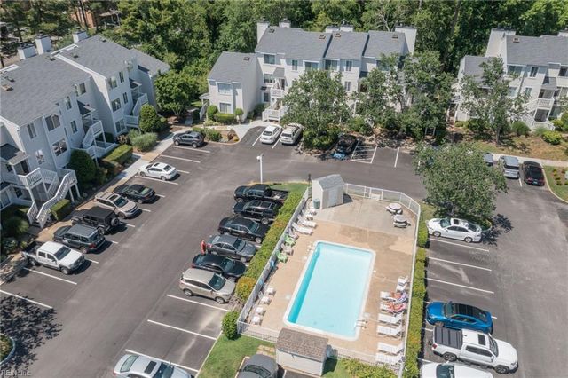 823 Seawinds LN, Virginia Beach, VA 23451