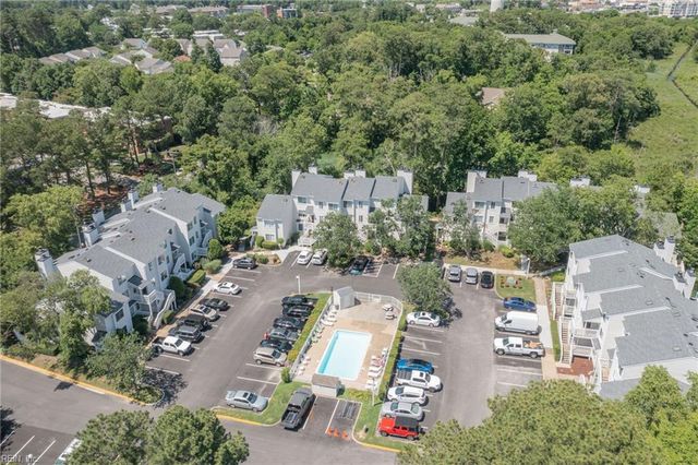 823 Seawinds LN, Virginia Beach, VA 23451