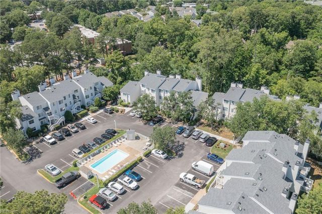 823 Seawinds LN, Virginia Beach, VA 23451