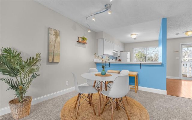 823 Seawinds LN, Virginia Beach, VA 23451