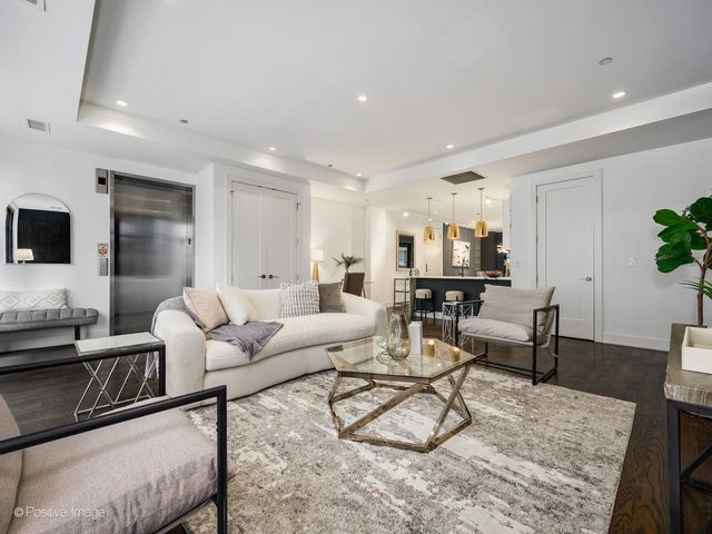 668 N KINGSBURY Street 406, Chicago, IL 60654