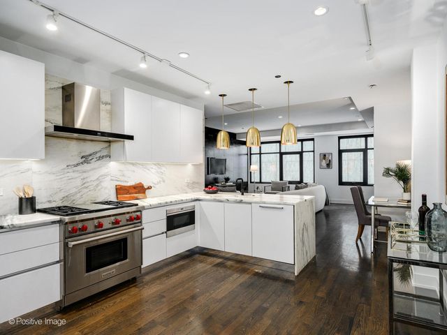 668 N KINGSBURY Street 406, Chicago, IL 60654