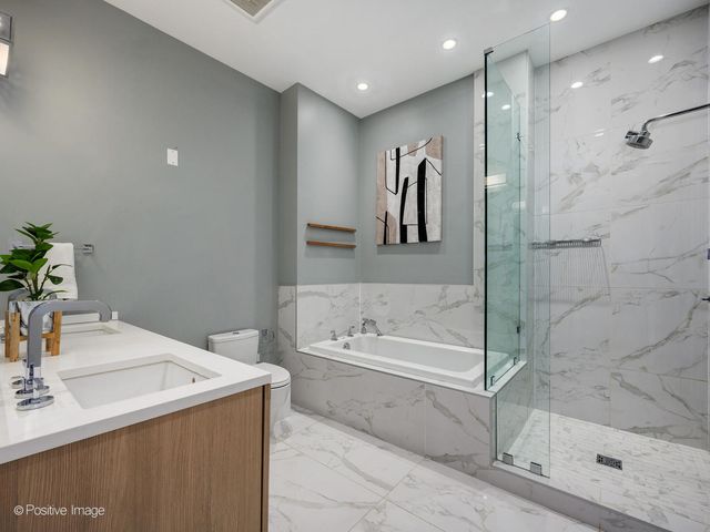 668 N KINGSBURY Street 406, Chicago, IL 60654