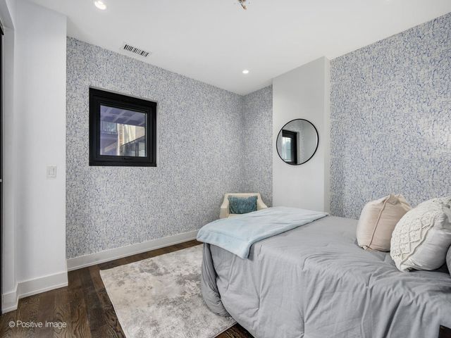 668 N KINGSBURY Street 406, Chicago, IL 60654