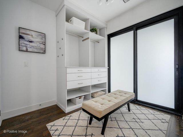 668 N KINGSBURY Street 406, Chicago, IL 60654