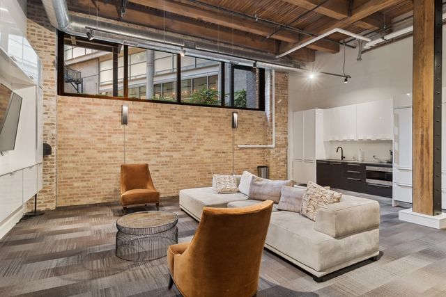 668 N KINGSBURY Street 406, Chicago, IL 60654