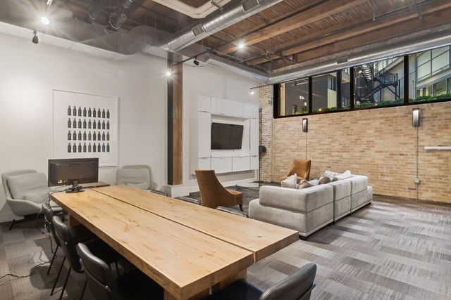 668 N KINGSBURY Street 406, Chicago, IL 60654