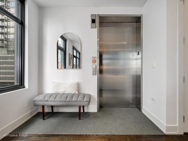 668 N KINGSBURY Street 406, Chicago, IL 60654