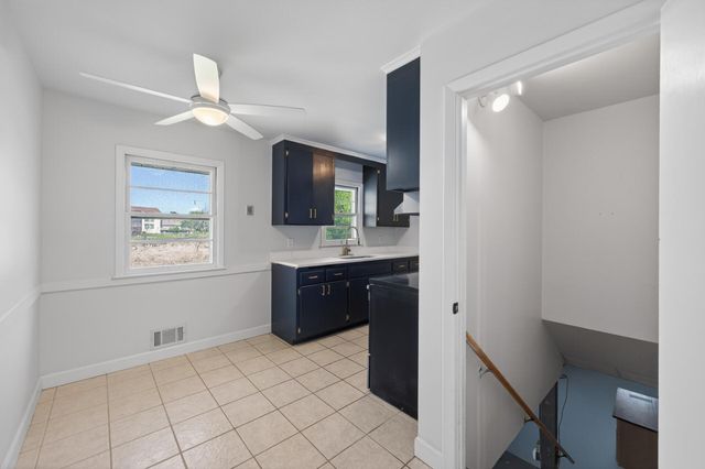 5932 Perry Avenue N, Crystal, MN 55429