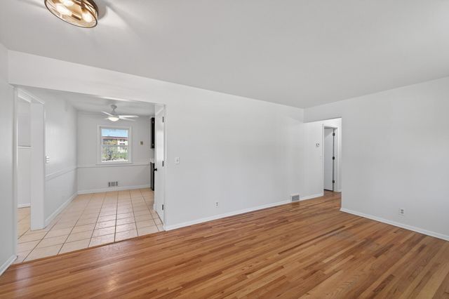 5932 Perry Avenue N, Crystal, MN 55429