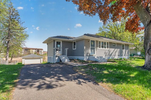5932 Perry Avenue N, Crystal, MN 55429