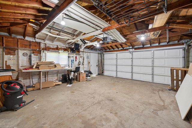 5932 Perry Avenue N, Crystal, MN 55429