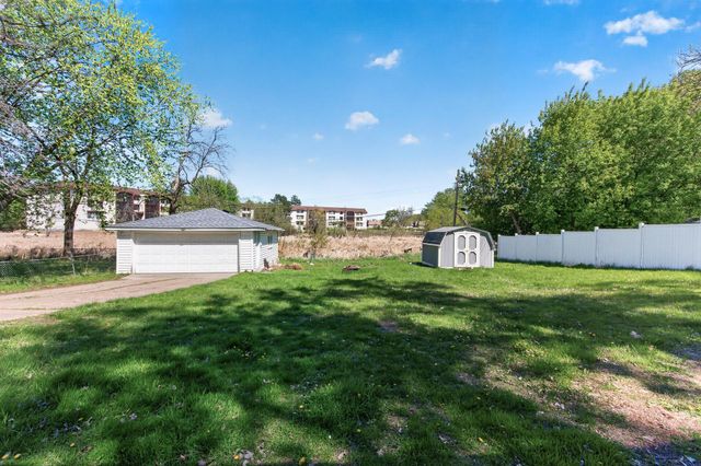 5932 Perry Avenue N, Crystal, MN 55429
