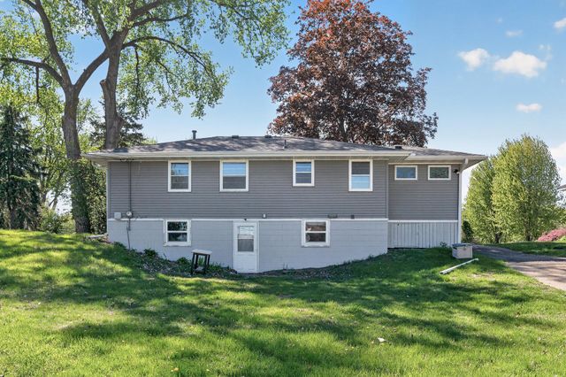 5932 Perry Avenue N, Crystal, MN 55429