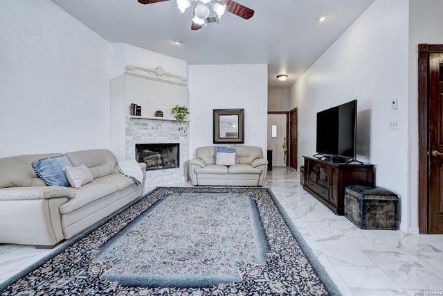 309 S Rolling Oaks Ln, San Antonio, TX 78253