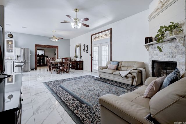 309 S Rolling Oaks Ln, San Antonio, TX 78253