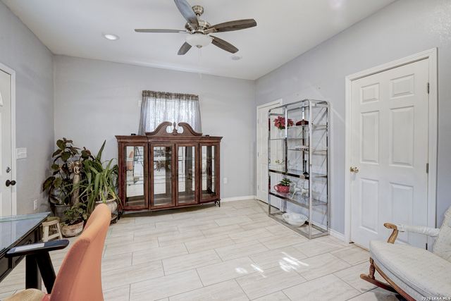 309 S Rolling Oaks Ln, San Antonio, TX 78253