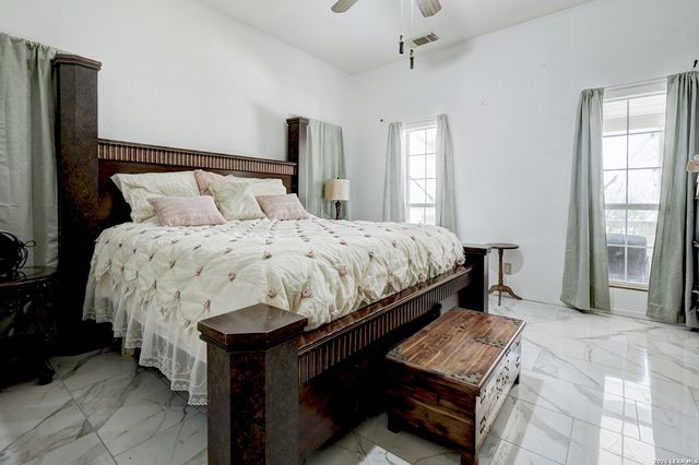 309 S Rolling Oaks Ln, San Antonio, TX 78253