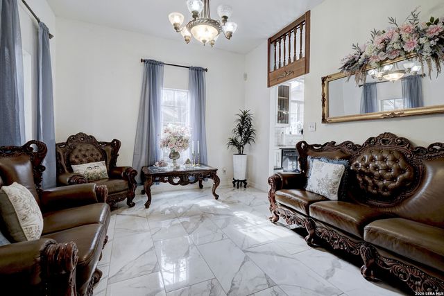 309 S Rolling Oaks Ln, San Antonio, TX 78253