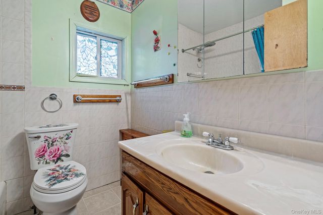 79 Centerwood Street, West Babylon, NY 11704