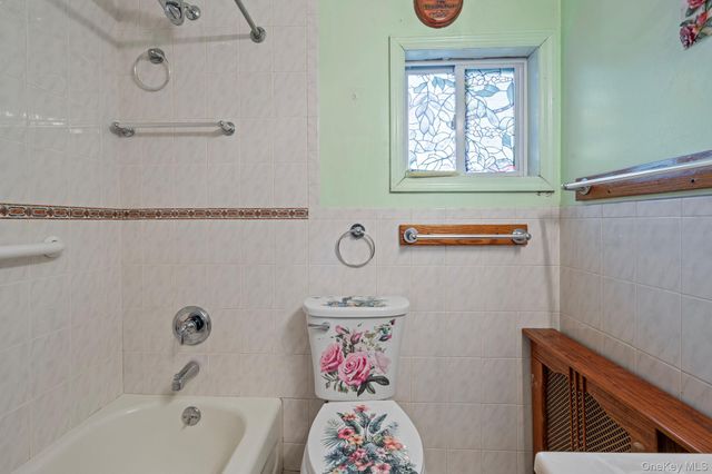 79 Centerwood Street, West Babylon, NY 11704