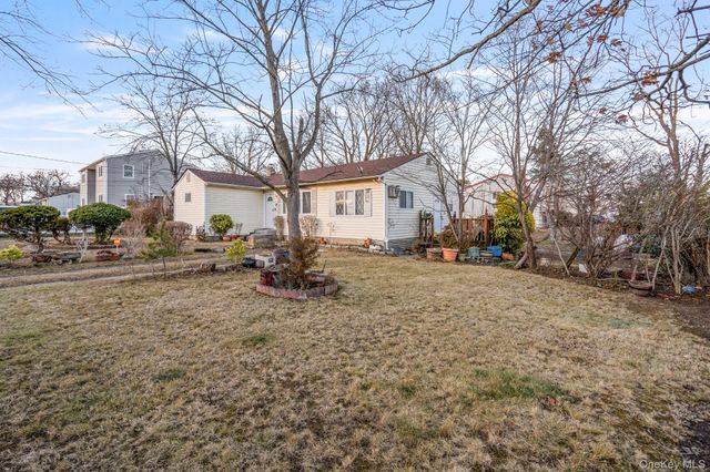 79 Centerwood Street, West Babylon, NY 11704