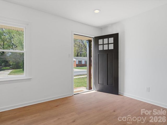 4946 Morgan Street, Charlotte, NC 28208