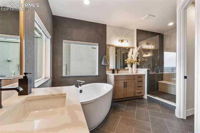 12439 Ridgeline Drive, Colorado Springs, CO 80921