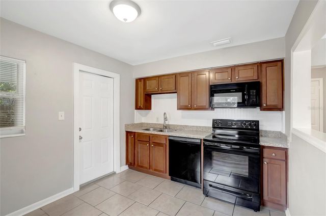 1212 E 33RD AVENUE, Tampa, FL 33603