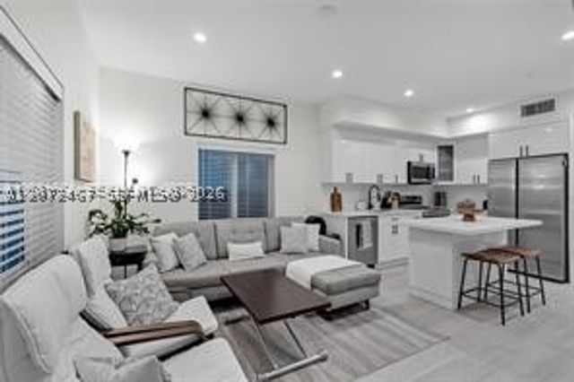 1786 SW 9th St 1, Miami, FL 33135
